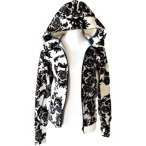 LuLuLemon Size 4 Black White Hooded Jacket Floral Design